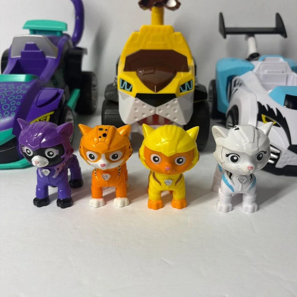 Paw Patrol Cat Pack Vehicles & Figures Wild Leo Rory Shade Transforming Toy Cars
